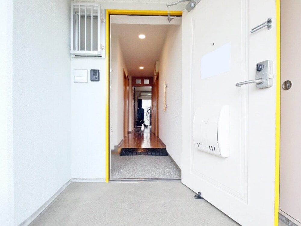 玄関(玄関段差8~9センチ)
