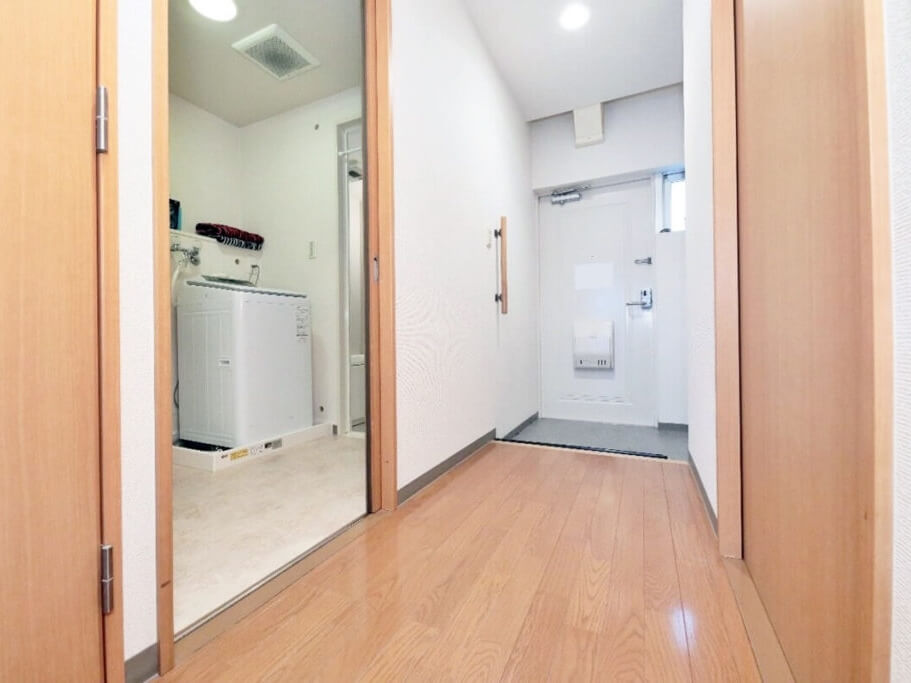 居室通路(通路幅は内寸で87センチ)